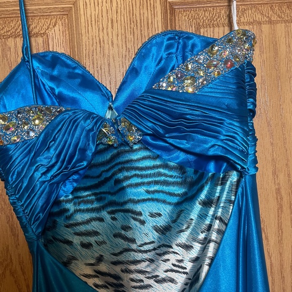 Blue strapless prom dress - Picture 6 of 12